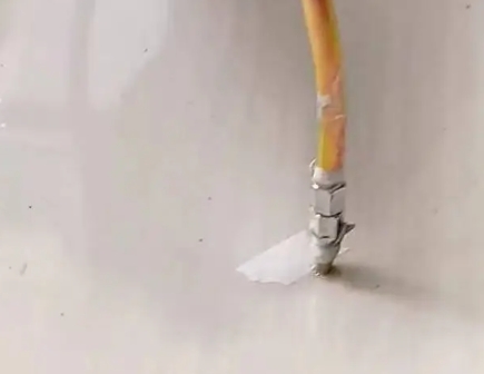 闻喜瓷砖空鼓维修公司专业解答在瓷砖铺贴过程中，如果使用的砂料过粗（如全部使用了粗砂），可能会导致以下问题